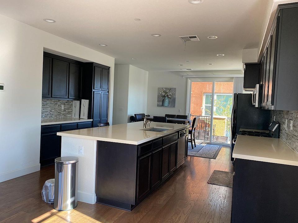 kitchen in 2nd floor