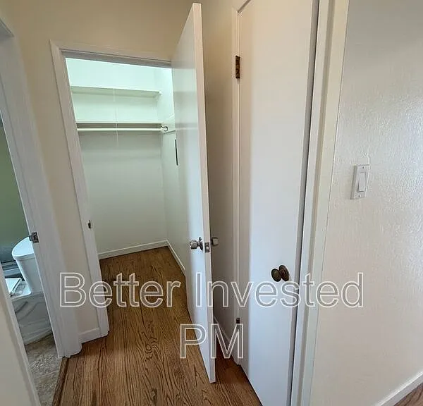 2400 39th Ave #4 — Photo 11