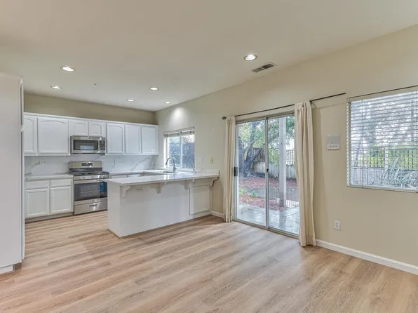 25235 Azalea Ct, Salinas, CA 93908