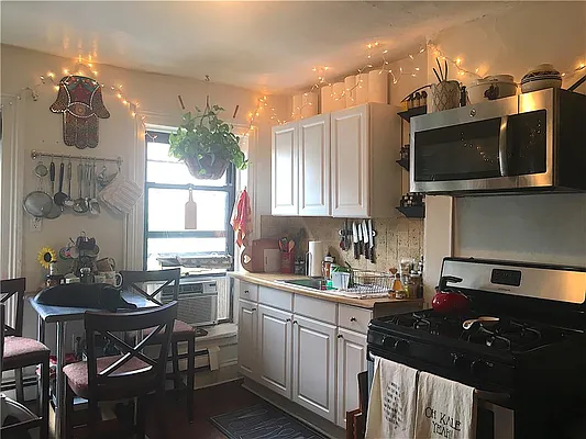 Rented by R New York | media 19