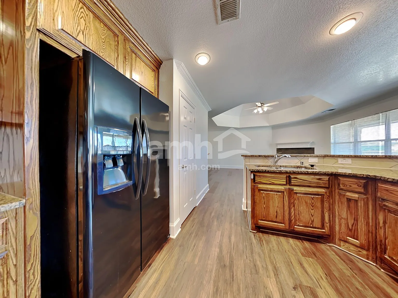 3 bed, 2.5 bath, 1918 sqft, $2,665 — Photo 4