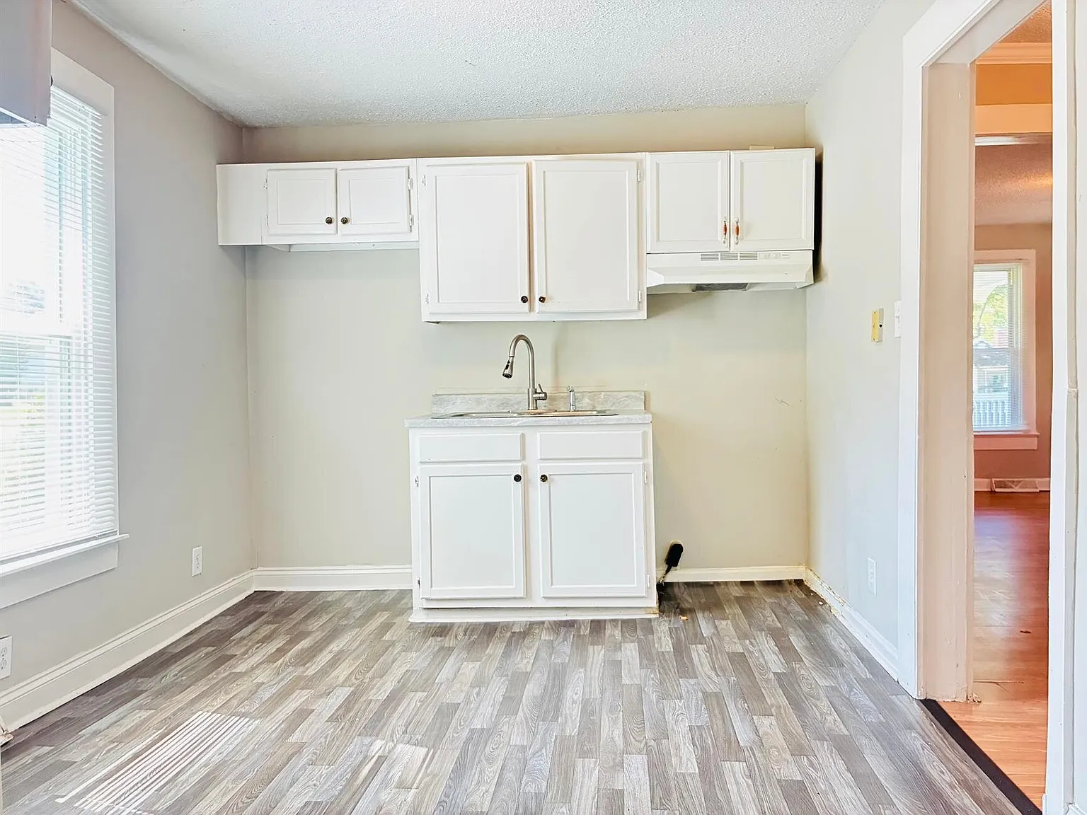 200 Cain St — Photo 3