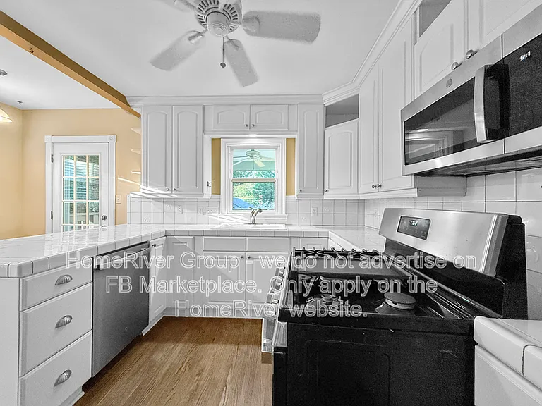 1531 E 20th St — Photo 6