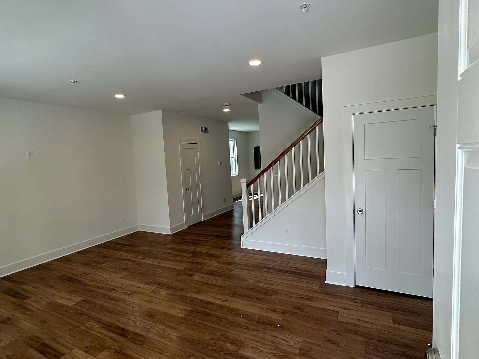 3 bed, 2.5 bath, $2,700 — Photo 2