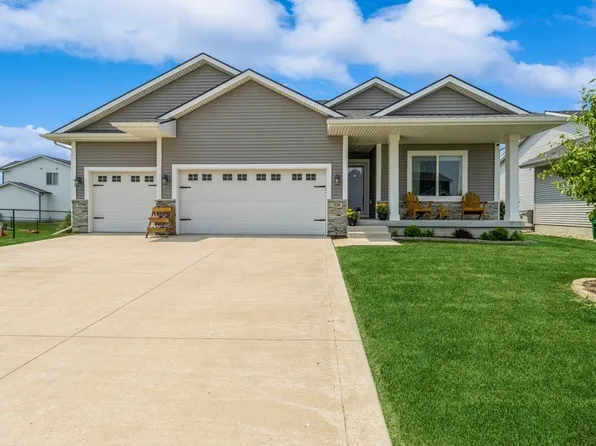 638 Lincoln St NE, Bondurant, IA 50035