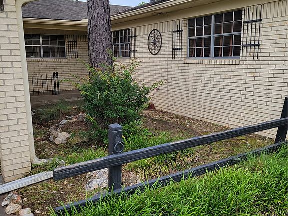2nd image of 1302 SE 12th St