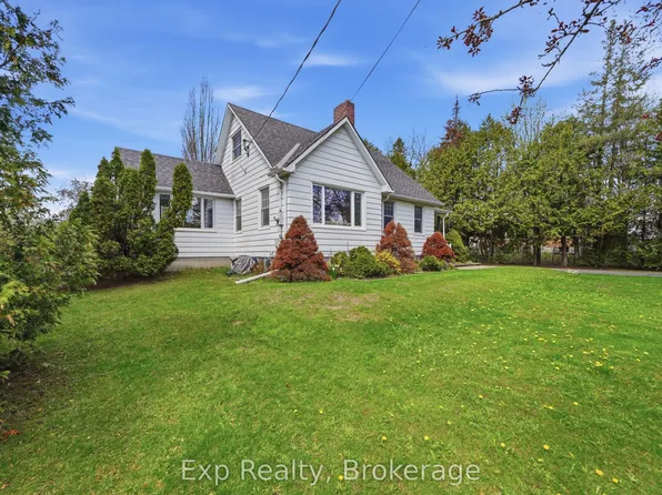 74 Sidney St, Belleville, ON K8P 3Y8