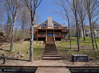 1444 Lake Vue Dr, Roaming Shores, OH 44085