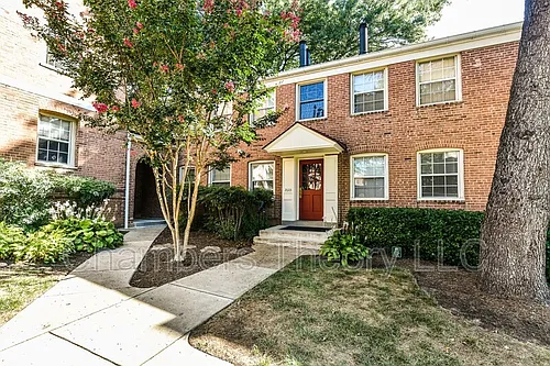 2603 Arlington Blvd #102 Photo 1