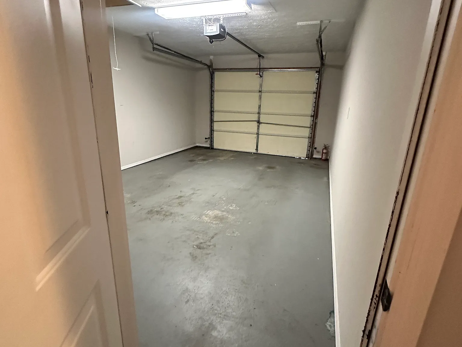 2 bed, 901 sqft, $1,900 — Photo 2