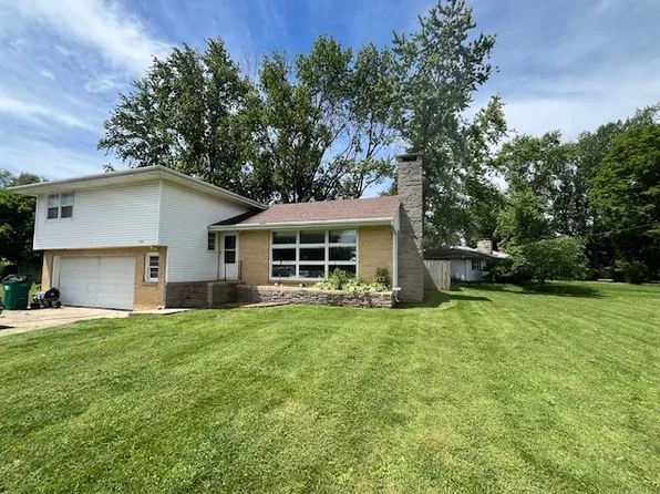 399 N East St, Niantic, IL 62551