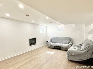 15 Sleepy Hollow Pl #2, Whitby, ON L1R 0E4