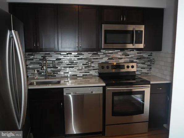 11527 Buttonwood Ct, Reston, VA 20191