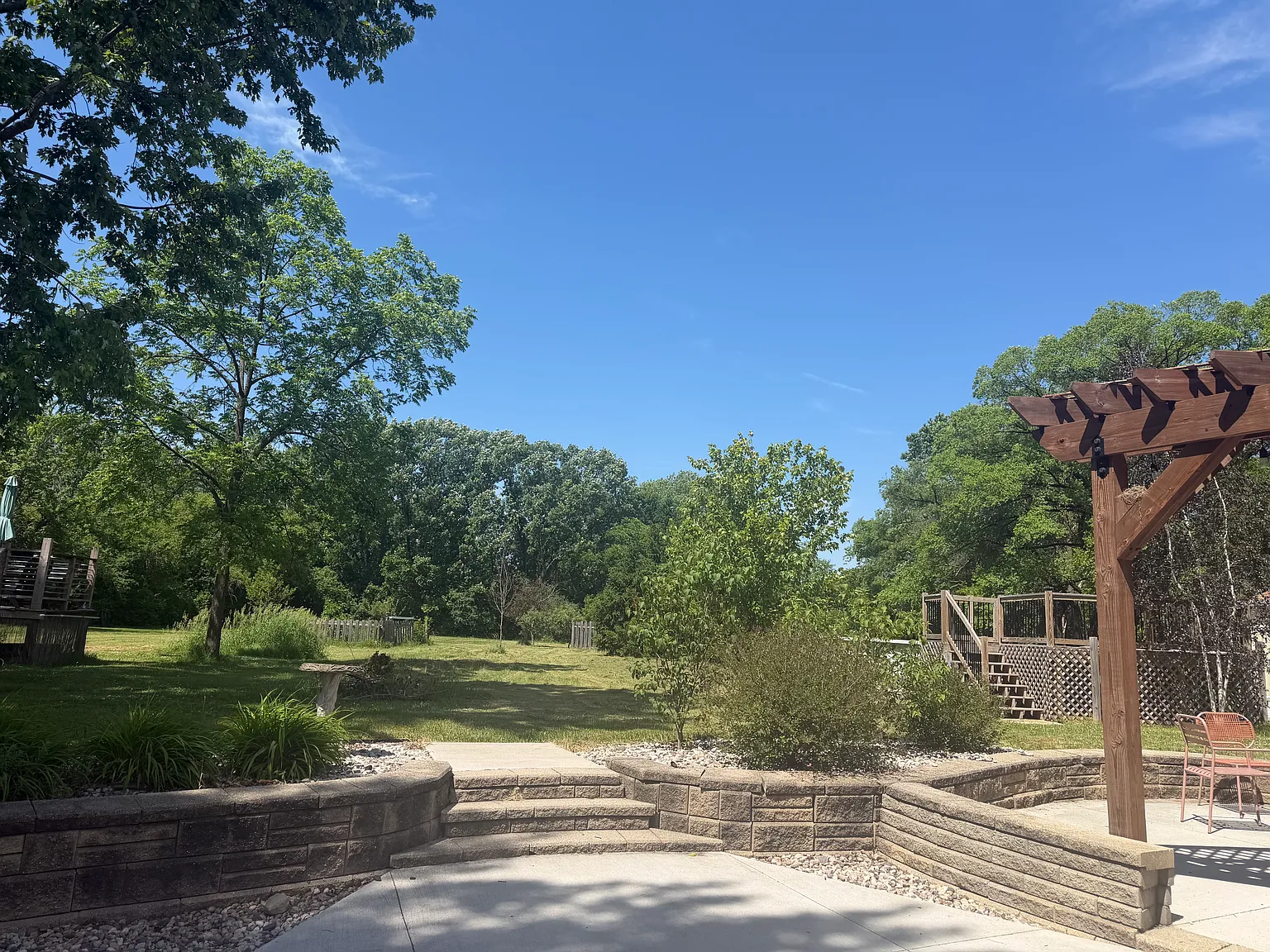 5 bed, 2600 sqft, $4,000 — Photo 4