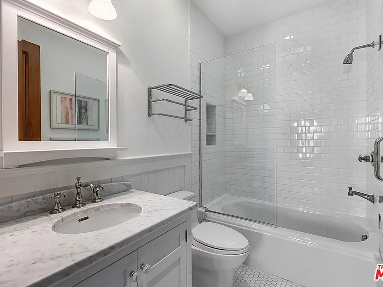 2134 La Mesa Dr — Photo 42
