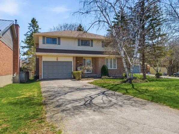 125 Tracey Park Dr, Belleville, ON K8P 5C7