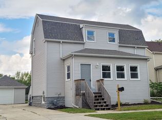 245 E Cotton St, Fond Du Lac, WI 54935