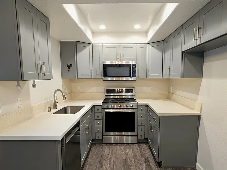 202 Toronto Ave #2 — Photo 2