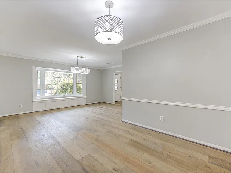 5019 Oak Forest Dr — Photo 6
