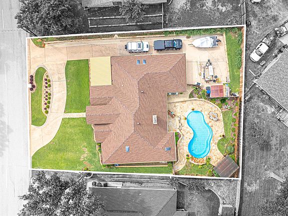 3rd image of 3706 Bill Owens Pkwy