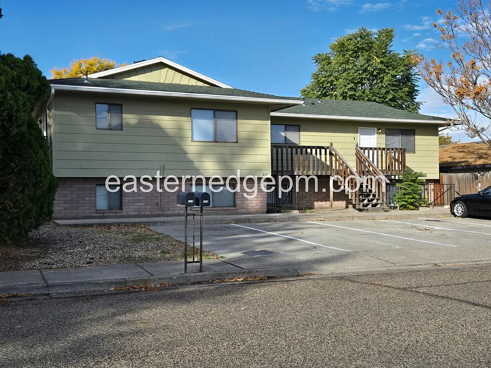 425-431 NW 8th St