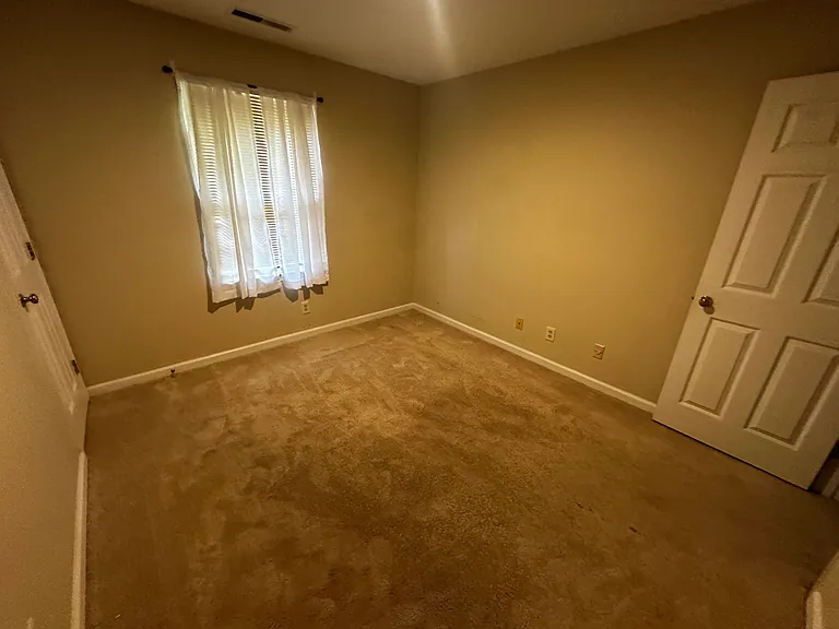 3736 Greenes Xing — Photo 27