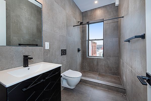 1st image of 419 16th St #13F