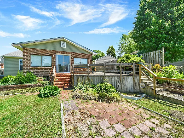 8027 Shore Rd — Photo 36