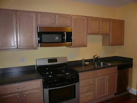 2 bed, 1200 sqft, $1,975 — Photo 2