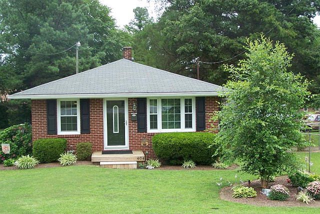 1st image of 404 Oakwood Ave