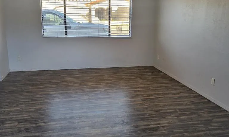 690 Paseo Granada — Photo 2