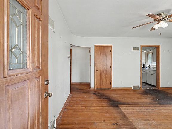 5th image of 1012 N Sangamon Ave