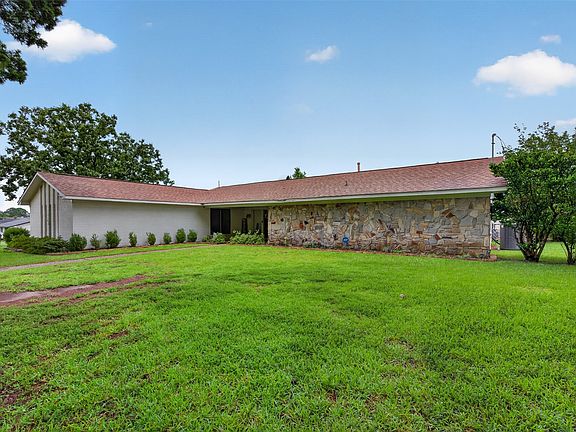 3rd image of 2503 Parham Dr