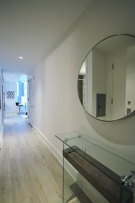 Rented by Red Apple Group | media 43