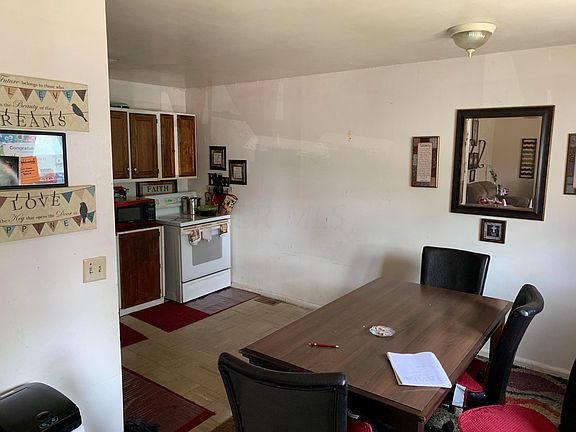 5th image of 1824 E Blake Ave