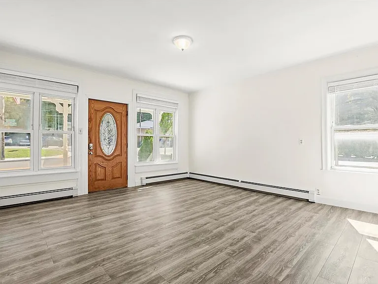 1025 Franklin Ave #2 — Photo 6