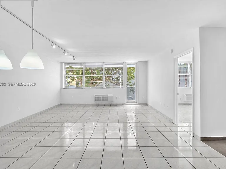 5313 Collins Ave #204 — Photo 4