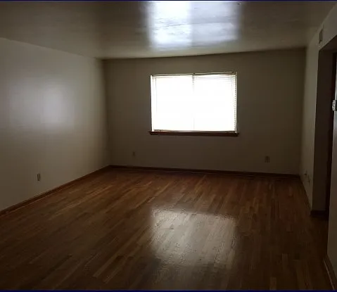 110 Mountain Ave SW #1 — Photo 2