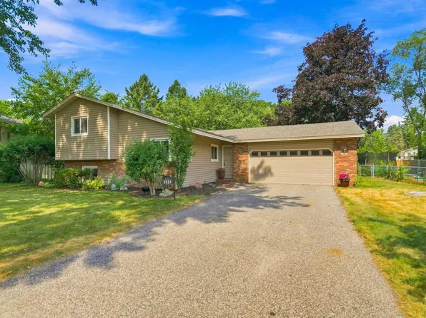 1014 Grant Cir S, Anoka, MN 55303