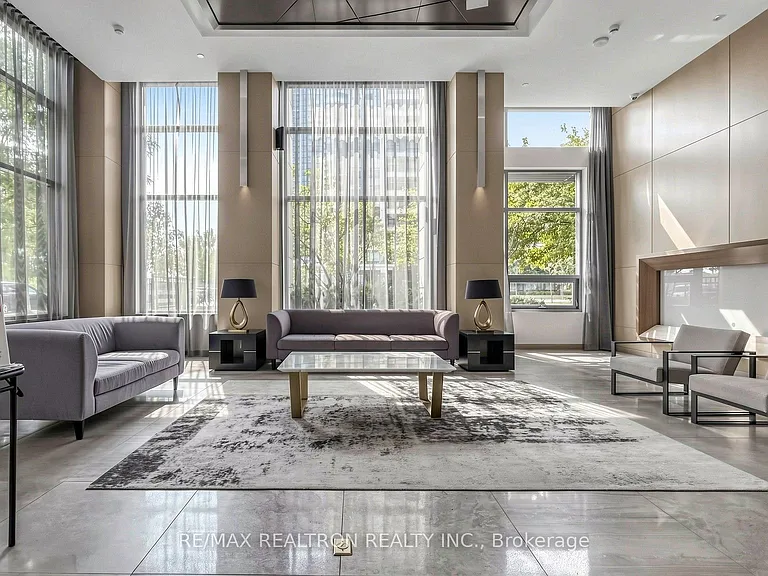 18 Uptown Dr #102 — Photo 8