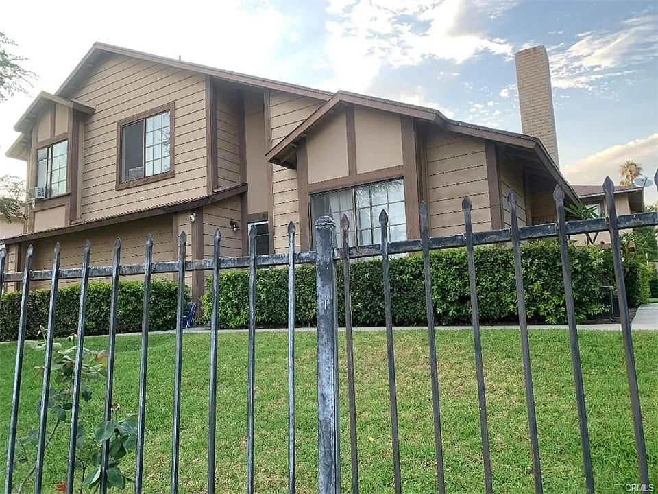 1447 E Elma Ct