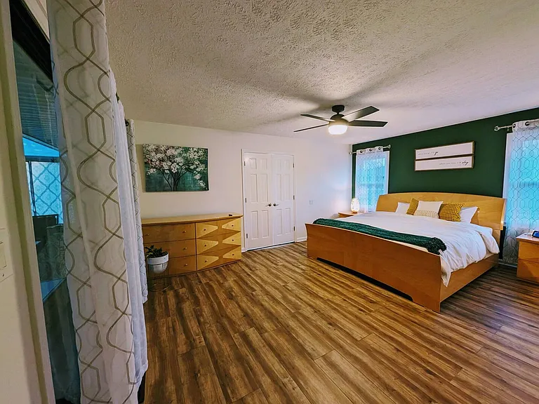 Colony Dr — Photo 7