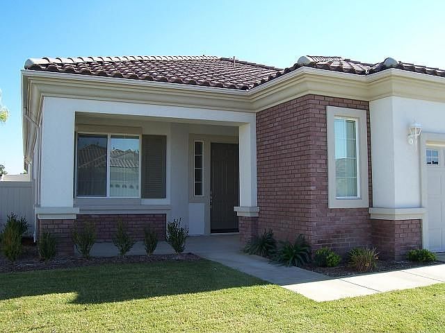 Lovely home in Solera