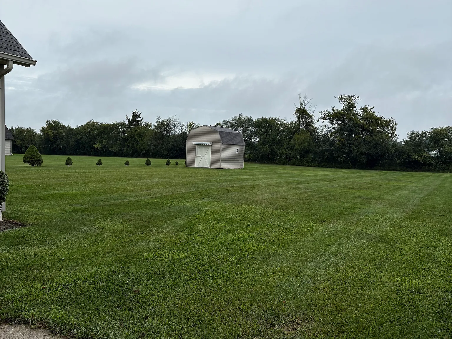 3 bed, 2.5 bath, 1836 sqft, $2,400 — Photo 2