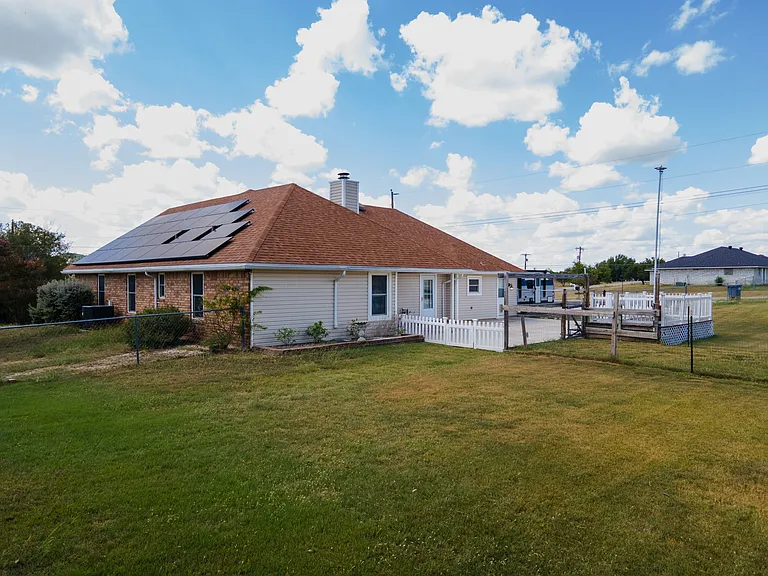 122 County Road 4936 — Photo 29