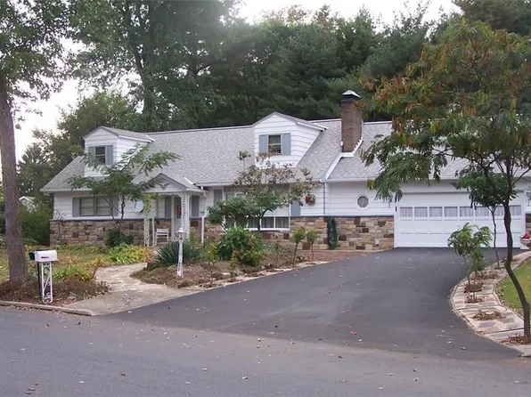 1050 Edward Ave S, Allentown, PA 18103