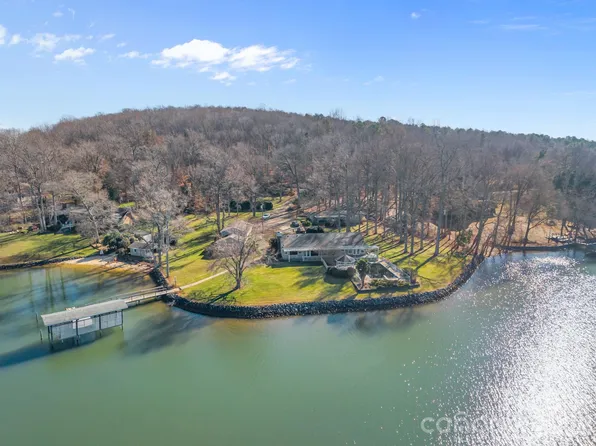 3016 Sadler Rd, Charlotte, NC 28278