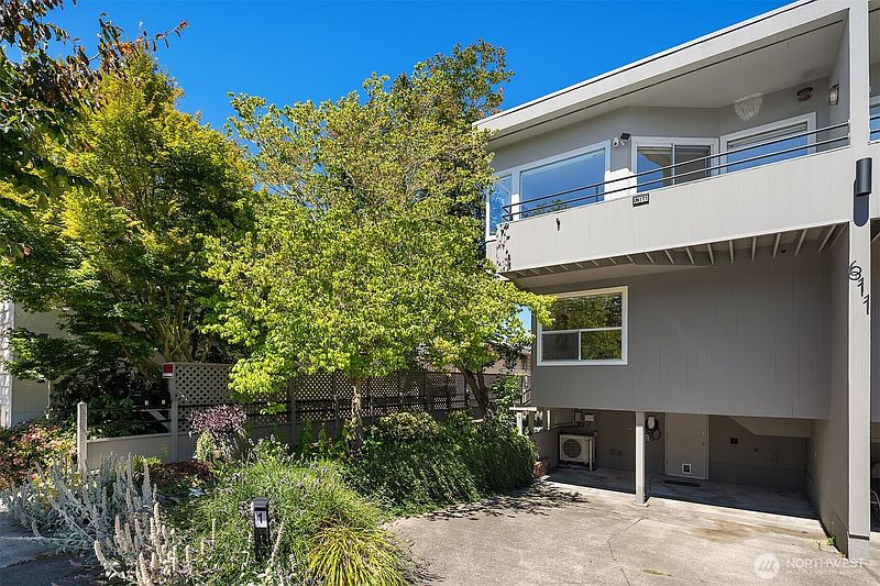 5th image of 611 Bell Street #1