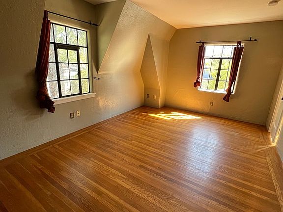 5th image of 500 Garden St