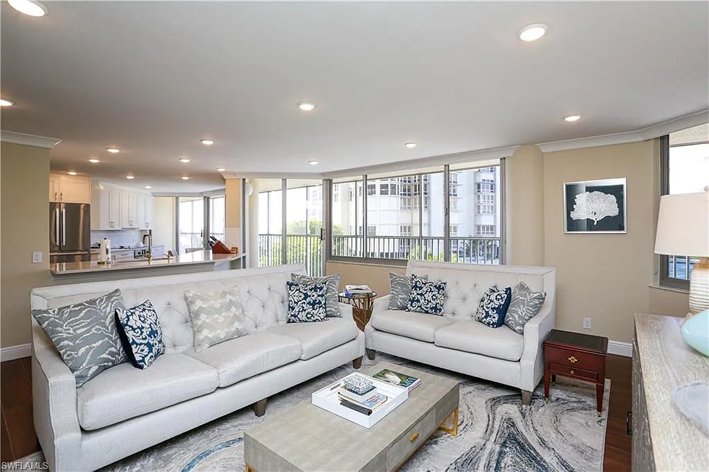 2 bed, 2.0 bath, 1735 sqft, $12,000 — Photo 3